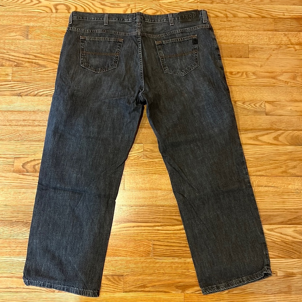 Izod Classic fit 42 X 30 jeans black